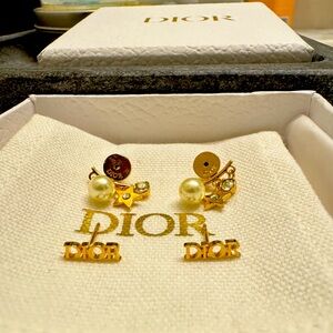 Dior dior gold metal earrings : Excellent conditions.
